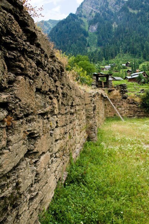 temple-stairs-sharda.jpg