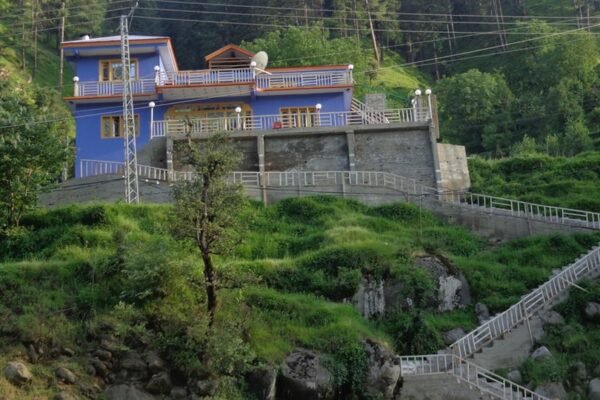 Sweet-dream-guest-house-kutton-neelum-valley-outerView