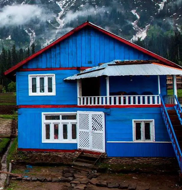 Musk-Deer-Resort-Arrang-Kel-Neelum-Valley-Azad-kashmir-exterior-view