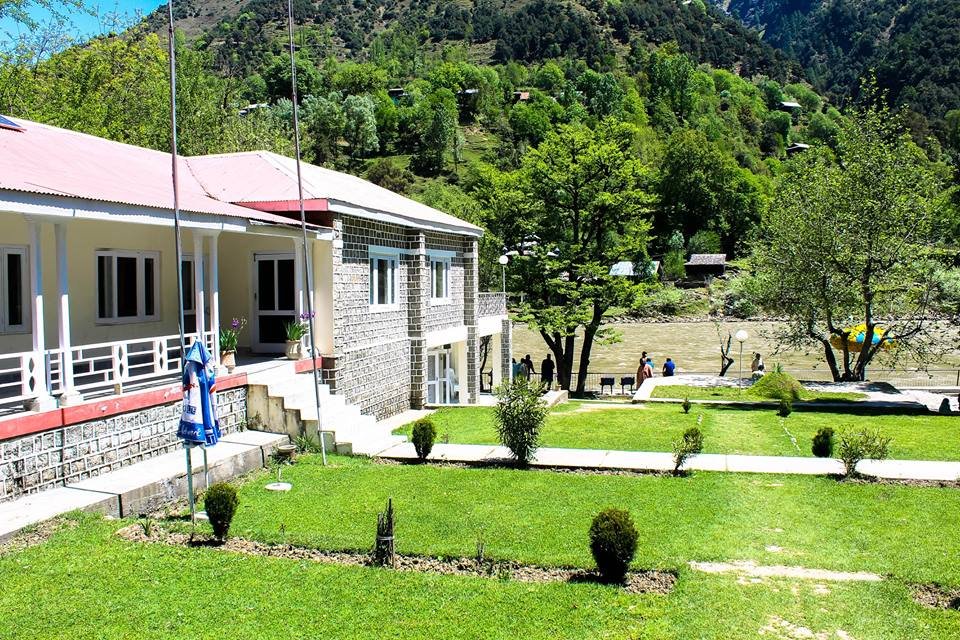 PTDC-Tourists-Lodges-Keran-Tourism-Exterior-Guest-House-river-side-view