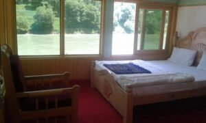 1473103631_Neelum-star-guest-house-Sharda-Deluxe-room