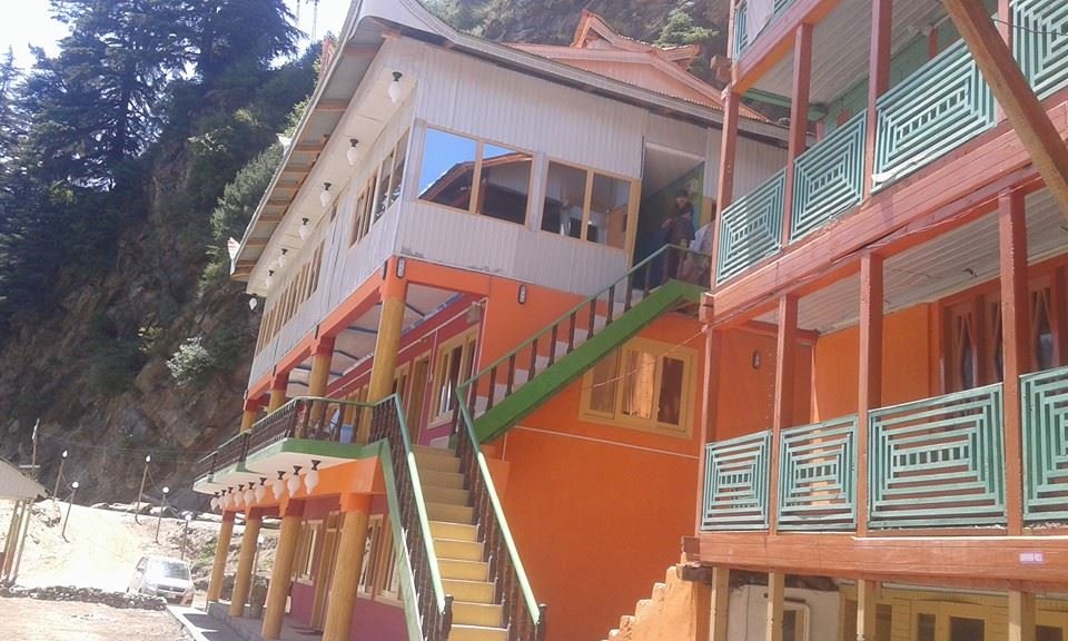 Neelum-star-guest-house-Sharda-Exterior-View