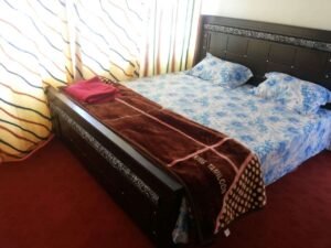1452592467_Kashmir-Lodges-Sharda-Rooms-bed-luxurios-accommodation-in-sharda-Neelum