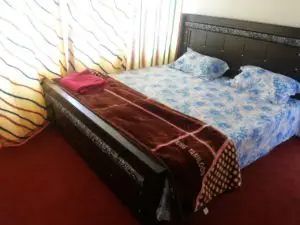 1452592467_Kashmir-Lodges-Sharda-Rooms-bed-luxurios-accommodation-in-sharda-Neelum