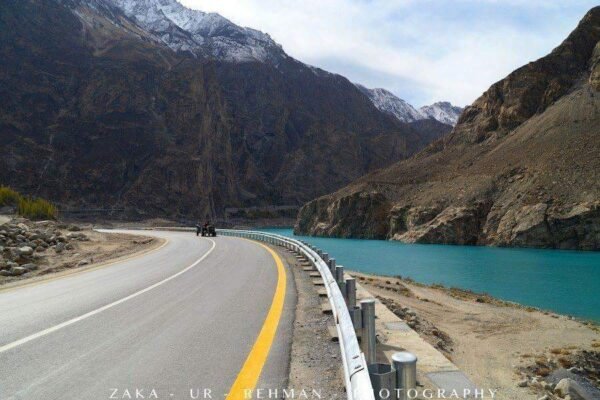 Karakarom-Highway-and-Attabad-Lake-Hunza