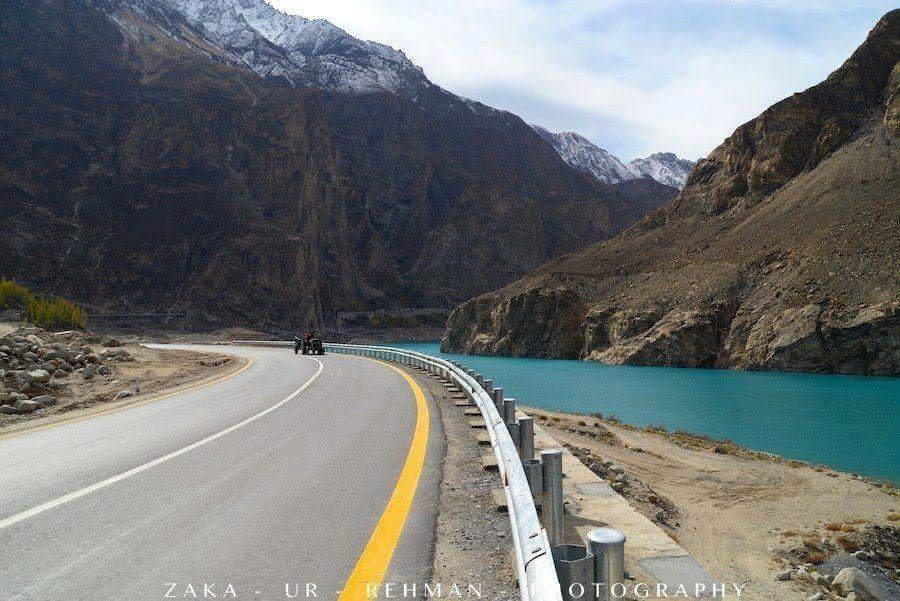 Karakarom-Highway-and-Attabad-Lake-Hunza