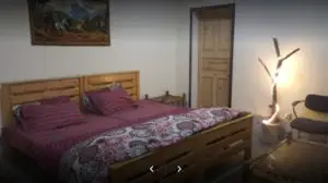 Master bed Marcopolo Hotel Gilgit